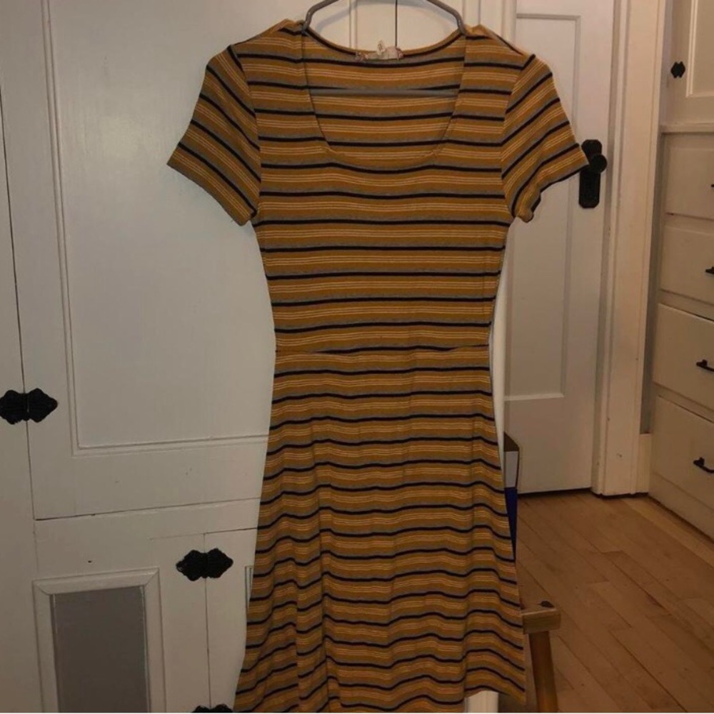 yellow gray black striped dress size medium